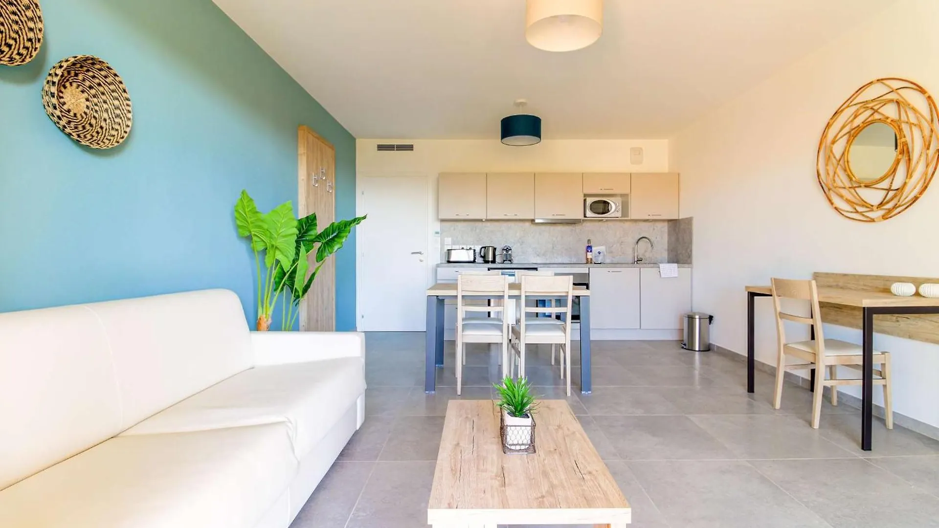 Select'Sohome - T2 Pour 4 Personnes Au Coeur De Saint-Clair Avec Piscine Et Parking Prive ! - 180Sud-B01 Le Lavandou Apartment